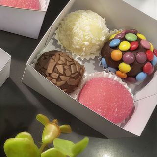 Quarteto de brigadeiros - personalizável