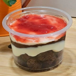 Brownie no potinho Nido Nutella e Doce de Morango