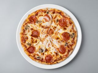 Pizza Pepperoni Média