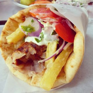 Wrap de gyros de porco (Pork Gyros Wrap)