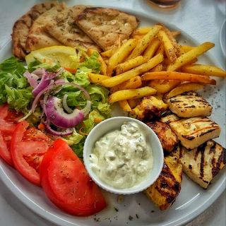 Mix de Frango & Halloumi Souvlaki (Chicken & Halloumi Souvlaki Mix)