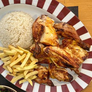 Frango Inteiro na Brasa com acompanhamento 2 pax