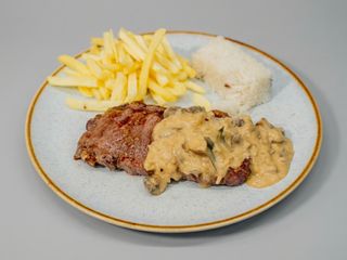 Bife da Vazia na Brasa com Molho de Cogumelos
