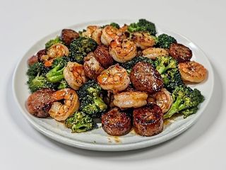 Garlic Butter Shrimp And Broccoli Skillet