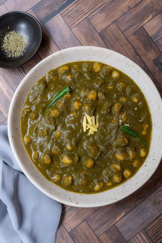 Chana Saag