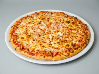 Pizza 4 queijos