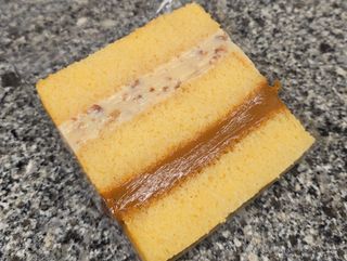 SLICE CAKE NOZES C/ DOCE DE LEITE