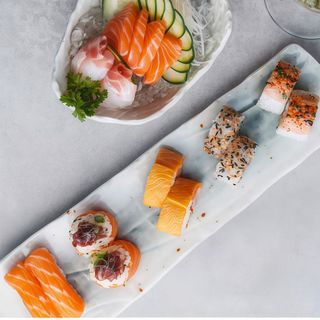 Sushi & Sashimi 18 PCS
