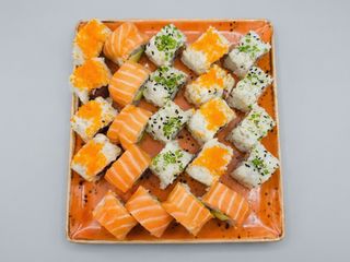 Uramaki Roll Combo 24 PCS