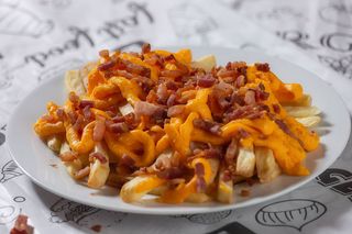 Batata Frita com Bacon e Cheddar