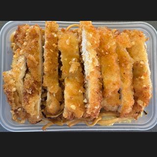 Chaomin c/galinha panado