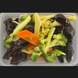 Brócolos salteados c/algas chinesas