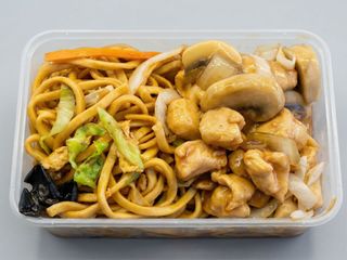 CHAO-MIM COM GALINHA