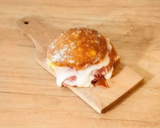 Bola Serrana de Presunto e Queijo