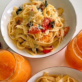 Pasta camarão e espinafres 