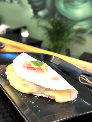 Tapioca com queijo e fiambre