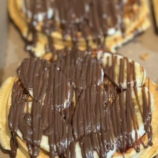 Waffle Nutella Banana Strawberry Duo