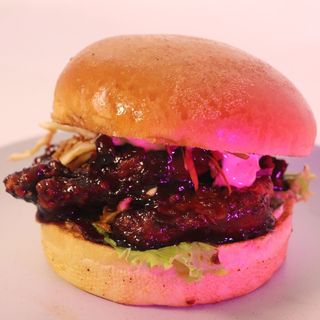 KOREAN CHICKEN BURGER