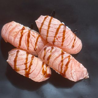 M10 Nigiri de Salmão Defumado
