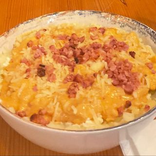 Batata smash com Strogonoff de Frango e Bacon