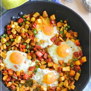 Ovos rotos com linguiça 