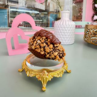 Coxinha de Morango Ferreiro Rocher