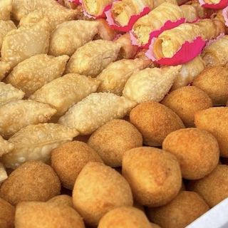 30 Mini Salgados Fritos