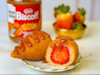 Coxinha de Morango Biscoif