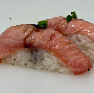 Nigiri Fumado 6un