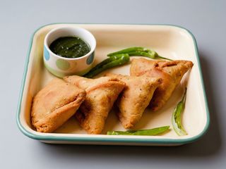 Veg Samosa 1pcs