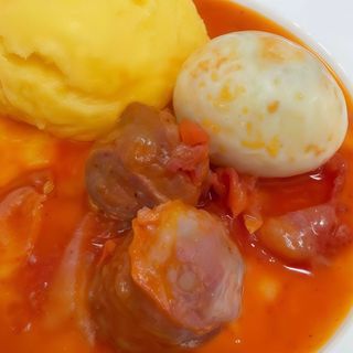 Funge com ovos e chouriço