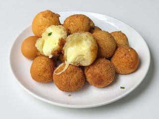 Bolinhas de Queijo