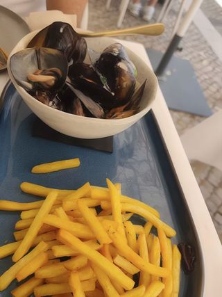 Mexilhão au Champagne com Batata Frita