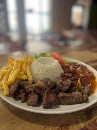 Tiras de Carne Acebolada