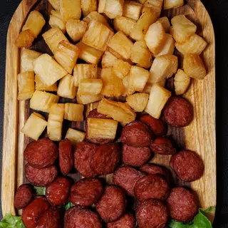 Calabresa com mandioca