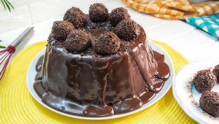 Bolo Brigadeiro vulcão