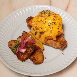 King Benedict's Ovos Moles