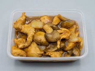 B-6 Galinha com cogumelos