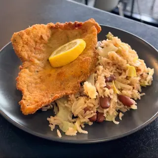 Panados de Porco com Arroz de Feijão
