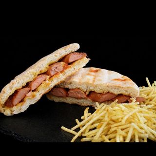 Cachorro no Bolo de Caco 