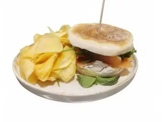Salmão em Pão Bolo de Caco