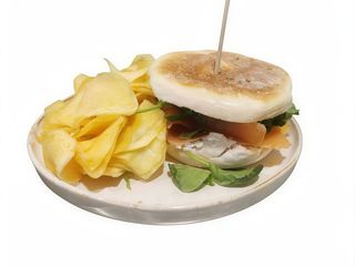 Salmão em Pão Bolo de Caco