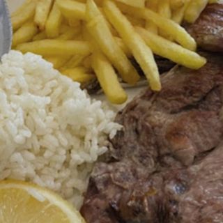 (Diária)Costeleta do cachaço c/Arroz e feijão Preto