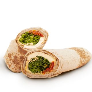 Wrap de Rúcula com Tomate Seco+Sumo  