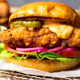 Especial Crispy Chicken Burger Speacial Bun