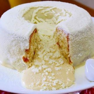 Bolo vulcão de leite em pó