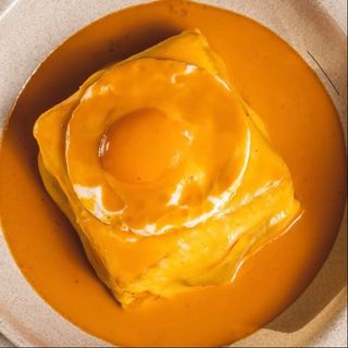 Francesinha Especial de Peru 