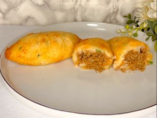 Salgado de Aipim (Mandioca) Recheado carne picada