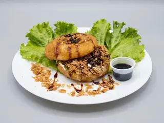 SUSHI BURGER SALMÃO + Sumo + Pastel de Nata