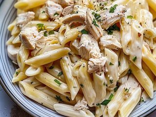 Penne Cremoso de Frango & Parmesão